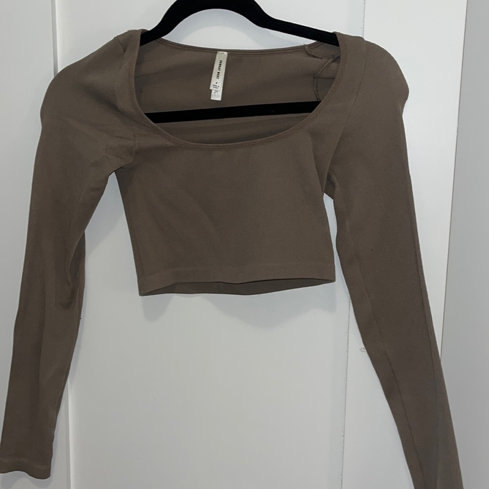 Aritzia Sunday best cropped stretch long sleeve